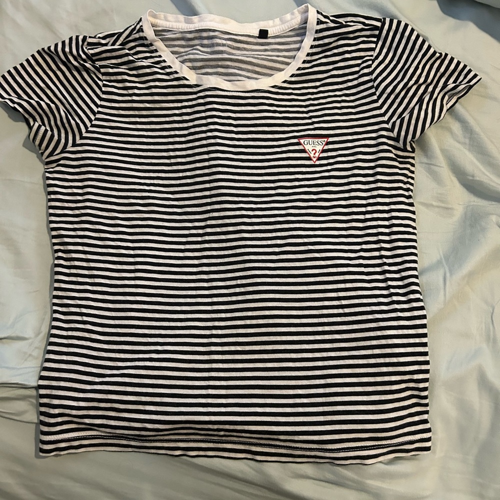 Guess t shirt